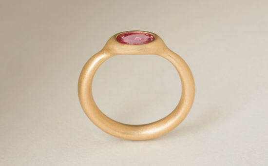 Gold ring with sapphire